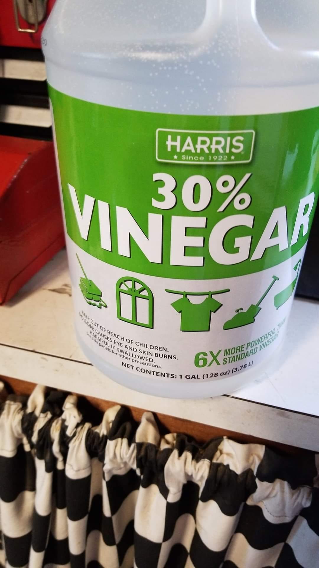 white vinegar for snakes